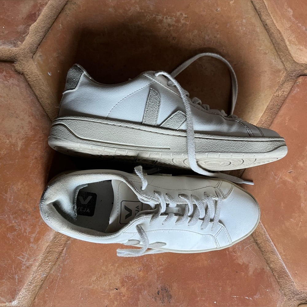 Veja White Sneakers Clean Minimalist Style